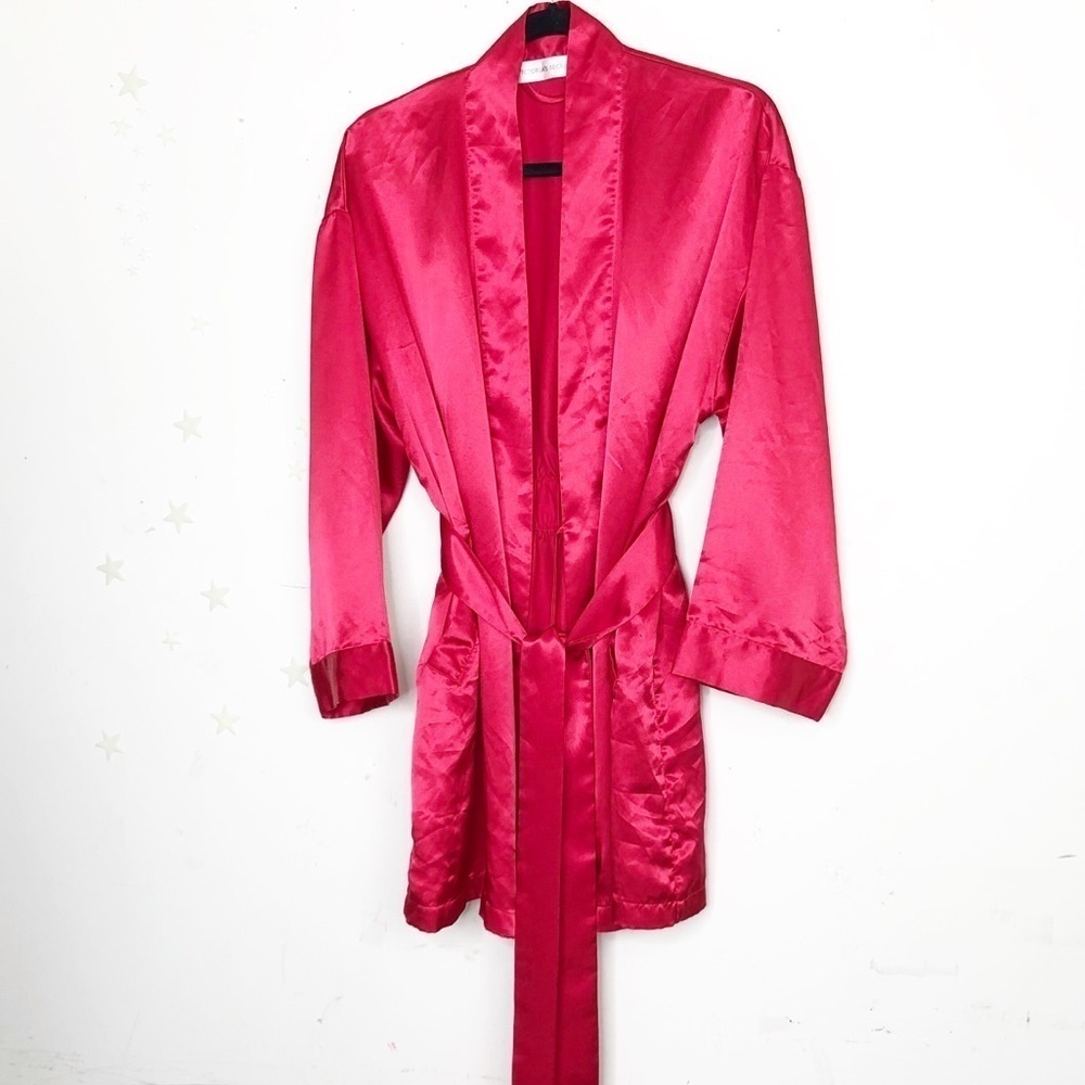 Victoria’s Secret red silky short kimono robe - Picture 6 of 9